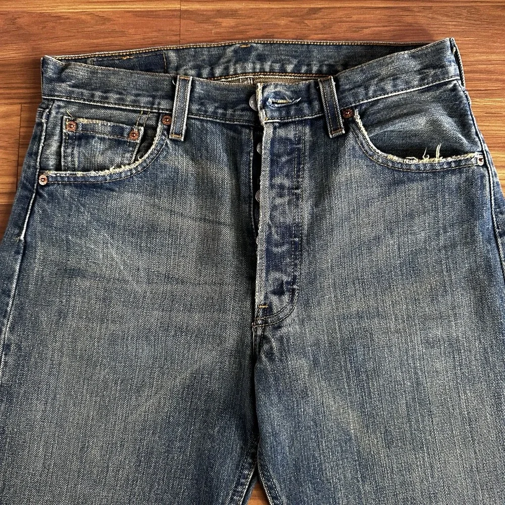Vintage Y2K Levis 501 Jeans 30x32 Blue Dark Wash Button Fly Straight Leg USA